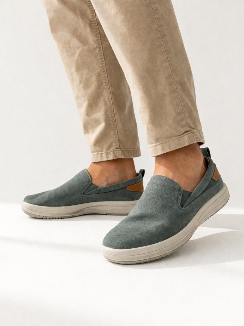 Merrell Gridway Moc Slip-On Shoes Men’s 8.5 Teal Canvas Vibram Sole Comfort Casu
